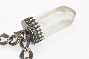 1873 Londoni óraműves, ezüst (Ag) zsebóra, jelzett, kulccsal, működik, fém óralánc ezüst (Ag) szerel...