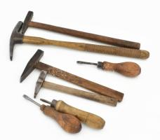 4 db cipész és keretező kalapács, valamint 3 ár
