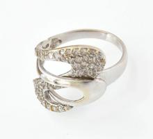 14k fehérarany (Au) gyűrű, cirkónokkal, jelzett, 3,27 g, m: 54