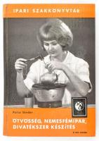 Pallai Sándor: Ötvösség, nemesfémipar, divatékszer készítés. Ipari szakkönyvtár. Bp., 1966, Műszaki, 347 p. Második, bővített, átdolgozott kiadás. Kiadói kartonált papírkötés, a gerincen kopásnyomokkal.