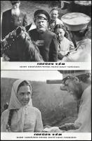 cca 1953 ,,Idegen vér" című szovjet film jelenetei és szereplői, 21 db vintage produkciós filmfotó ezüst zselatinos fotópapíron, a használatból eredő (esetleges) kisebb hibákkal, 18x24 cm