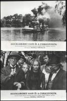 cca 1974 ,,Huckleberry Finn és a csirkefogók&quot; című szovjet kalandfilm jelenetei és szereplői, 11 db vintage produkciós filmfotó ezüst zselatinos fotópapíron, a használatból eredő (esetleges) kisebb hibákkal, 18x24 cm