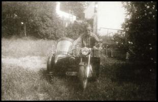 cca 1940 Oldalkocsis motorkerékpárról készült felvétel sorozat, 12 db vintage NEGATÍV, 24x36 mm