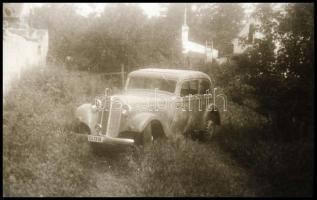 cca 1950 Egy régi autóról készült felvétel sorozat, 23 db vintage NEGATÍV, 24x36 mm