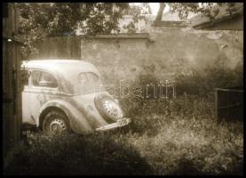 cca 1950 Egy régi autóról készült felvétel sorozat, 23 db vintage NEGATÍV, 24x36 mm