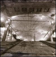 cca 1970 és 1985 közötti felvételek föld felett és föld alatt a metróépítésekről, 19 db vintage NEGA...