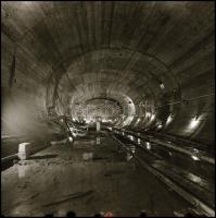 cca 1970 és 1985 közötti felvételek föld felett és föld alatt a metróépítésekről, 19 db vintage NEGA...