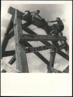 cca 1946 Ráth (korábban Roth) László fotóriporter hagyatékából 1 db későbbi nagyítás ezüst zselatinos fotópapíron, jelzés nélkül, 24x18 cm