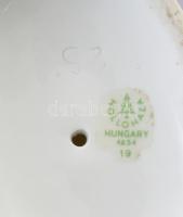 Hollóházi Aladdin a varázsszőnyegen, fehér mázas, jelzett, kis kopással, m: 12,5 cm