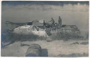 1918 Torre di Mosto, Cs. és kir. haditengerészet motorcsónakja katonákkal / K.u.K. Kriegsmarine Lagunenflotille Motorboot 6. / WWI Austro-Hungarian Navy Motor Boat VI with soldiers on Piave River. photo