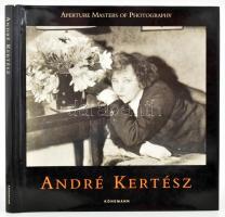 André Kertész. Aperture Masters of Photography. New York-Köln, 1997, Aperture Foundation Inc. - Könemann. André Kertész fotóművész felvételeivel. Angol, német és francia nyelven. Kiadói egészvászon-kötés, kiadói papír védőborítóban.