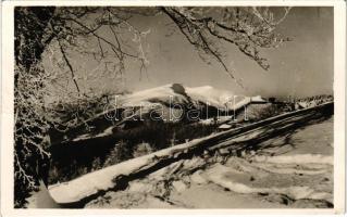 1942 Kőrösmező, Yasinia, Yasinya, Jaszinya, Jassinja, Jasina (Máramaros); A Magyar Cserkészszövetség kárpátaljai menedékháza. Kilátás a Bliznicára. Kolozsváry Béla felvétele / Hungarian boy scouts&#039; mountain rest house, view to the mountain peak (EK)