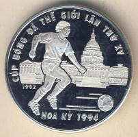Vietnám 1992. 100Đ Ag "Labdarúgó VB" T:PP