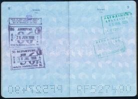 1994 Magyar Köztársaság által kiállított fényképes útlevél, máltai, ciprusi, görög pecsétekkel