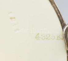 Rózsamintával festett fajansz kínáló, fém szerelékkel, masszába nyomott és festett jelzéssel, d: 23,...