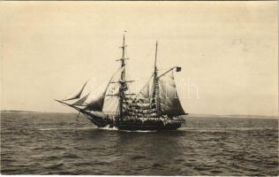 K.u.K. Kriegsmarine S.M.S. Bravo Brigg / SMS BRAVO cs. és kir. haditengerészeti szkúner (goelette) / Austro-Hungarian Navy schooner ship. Fot. Alois Beer, Schrinner Pola 1916.