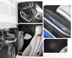 cca 2014 BMW i8, angol nyelvű, képes reklámkatalógus, az utolsó néhány lap ázott, összeragadt, 63 p