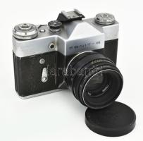 Zenit-B fényképezőgép, Helios-44-2 2/58 objektívvel, kissé kopott bőr tokjában
