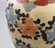 Antik kézzel festett kínai padlóváza, jelzéssel, minimális kopással, körbefutó festett jelenettel, m...