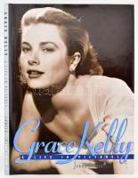 Jenny Curtis: Grace Kelly. A Life in Pictures. New York,1998., MetroBooks. Angol nyelven. Gazdag képanyaggal illusztrált. Kiadói egészvászon-kötés, kiadói papír védőborítóban.