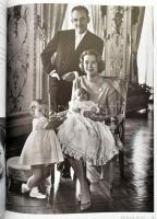 Jenny Curtis: Grace Kelly. A Life in Pictures. New York,1998., MetroBooks. Angol nyelven. Gazdag kép...