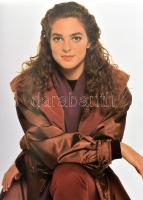 Christel Buscher: Színkalauz. Ruházat - smink - hajviselet - szemüveg - ékszer. Freundin. Debrecen,2...