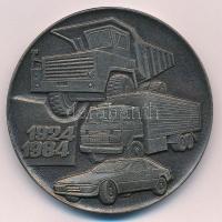 Szovjetunió 1984. &quot;1924-1984 / 60 éves a szovjet autóipar&quot; ezüstpatinázott bronz emlékérem (60mm) T:XF Soviet Union 1984. &quot;1924-1984 / 60th Anniversary of the Soviet car industry&quot; silver patinated bronze commemorative medallion (60mm) C:XF