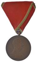 1939. Magyar Bronz Vitézségi Érem bronz kitüntetés mellszalaggal T:AU,XF Hungary 1939. Bronze Medal for Bravery bronze decoration with ribbon C:AU,XF NMK 439.