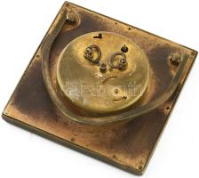 Antik rézházas támasztós asztali óra, nem jár, sérüléssel, 10x10 cm, m: 9 cm