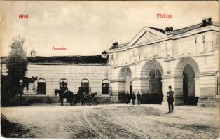 Arad, Várkapu, őrszoba, katonák / castle gate, guard room, K.u.K. soldiers (kis szakadás / small tear)