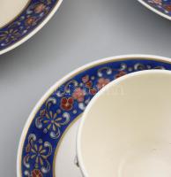 Zsolnay virágmintás mokkás készlet, jelzéssel, kézzel festett, egyik csésze sérült