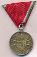 1939. "Magyar Bronz Vitézségi Érem" bronzozott hadifém kitüntetés, modern szalagon T:XF he...