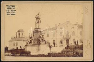 cca 1880 Pola a Tegethoff emlékmű a csillagvizsgálóval és a hidrológiai intézettel. Nagyobb méretű keményhátú fotó 17x11 cm / Pola View of the Tegetthoff monument and the Hydrographic Institute (right) and the observatory (left). L. Mioni, Pola. 17x11 cm