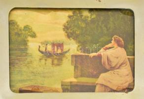 Antik fém doboz. Fém keret, fa betétekkel, tetején üveg alatt zsáner jelenet, fa béléssel, kopásokka...