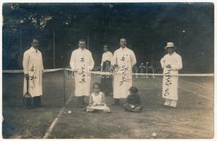 1913 Kolozsvár, Cluj; tenisz pálya teniszezőkkel. Dunky fivérek felvétele / tennis court, sport. photo (fl)