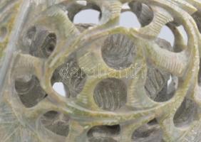 Elefánt az elefántban, kő, jelzés nélkül, minimális kopással, h: 10 cm, m: 8,5 cm