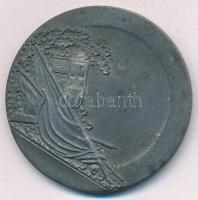 ~1930-1940. "Kinizsi Pál Csapat-altisztképző Iskola Jutas" hadifém díjérem (41mm) T:AU,XF ...