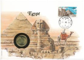 Egyiptom 1984. 5P, felbélyegzett borítékban, bélyegzéssel, német nyelvű leírással T:UNC  Egypt 1984. 5 Piastres in envelope with stamp and cancellation, with German description C:UNC