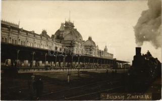 Zhmerynka, Zmerinka; Bahnhof / railway station, locomotive, train, WWI military, soldiers. photo (vágott / cut)