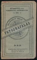 Sajóhelyi Béla: Fotografálás. Stampfel-féle Tudományos Zseb-könyvtár 106. Pozsony-Bp., 1902, Stampfel Károly, 77+3 p. Szövegközti fekete-fehér képekkel illusztrált. Kiadói papírkötés, festett lapélekkel, a gerincen kis hiánnyal.