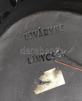 Újváryné Lánycsók nagy méretű fekete kerámia áttört mintás falitál, jelzett, kis kopással, d: 37 cm