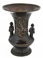 Antik kínai kétfigurás bronz váza, jelzés nélkül, minimális kopottsággal, m: 16,5 cm