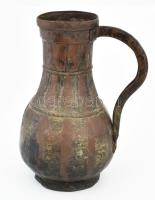 19. sz., Kovácsolt bronz korsó, jelzés nélkül, korának megfelelő állapotban, m: 28 cm