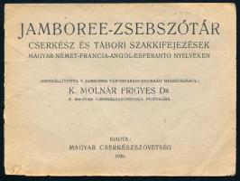 1932 Jamboree-zsebszótár. Cserkész és tábori szakkifejezések magyar-német-francia-esperanto nyelveken. Összeáll.: K. Molnár Frigyes. Bp., 1932, Magyar Cserkészszövetség, (&quot;Élet&quot;-ny.), hiányzó hátsóborítóval, ceruzás aláhúzásokkal, 20 p.