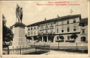 Lőcse, Leutschau, Levoca; Megyeház, Honvéd szobor / Regierungsgebäude, Denkmal / county hall, military statue (EK)