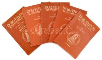 Dorotheum Kunstabteilung 375-379. Münzauktion 1977. 5db klf árverési katalógus eredménylistákkal, képekkel, szép állapotban / 5pcs of diff auktion catalogues with result lists and pictures, in nice condition