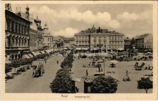 Arad, Szabadság tér, piac, emeletes autóbusz, Fiume kávéház, üzletek / market, double decker autobus, cafe, shops (fl)