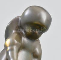 cca 1936, Zsolnay kisplasztika - Kislány tyúkkal. Savmaratott felületén eozin mázzal bevont keménycs...