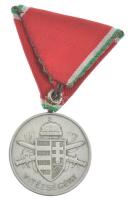 1939-1945. "Magyar Nagy Ezüst Vitézségi Érem" ezüstözött bronz kitüntetés, peremen "B...