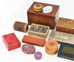 17 darabból álló vegyes díszdoboz tétel, közte értékes antik faragott doboz, Néphadsereg cigarettakí...